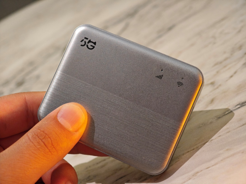 5G隨身WIFI怎么選？飛貓新品U20居然還有數(shù)據(jù)儲存功能！(圖2)