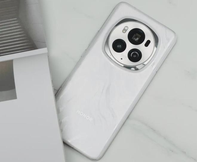 2024“信號最強”的3款手機512G價格出現(xiàn)大跳水流暢用五年(圖7)