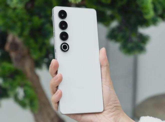 2024“信號最強”的3款手機512G價格出現(xiàn)大跳水流暢用五年(圖9)