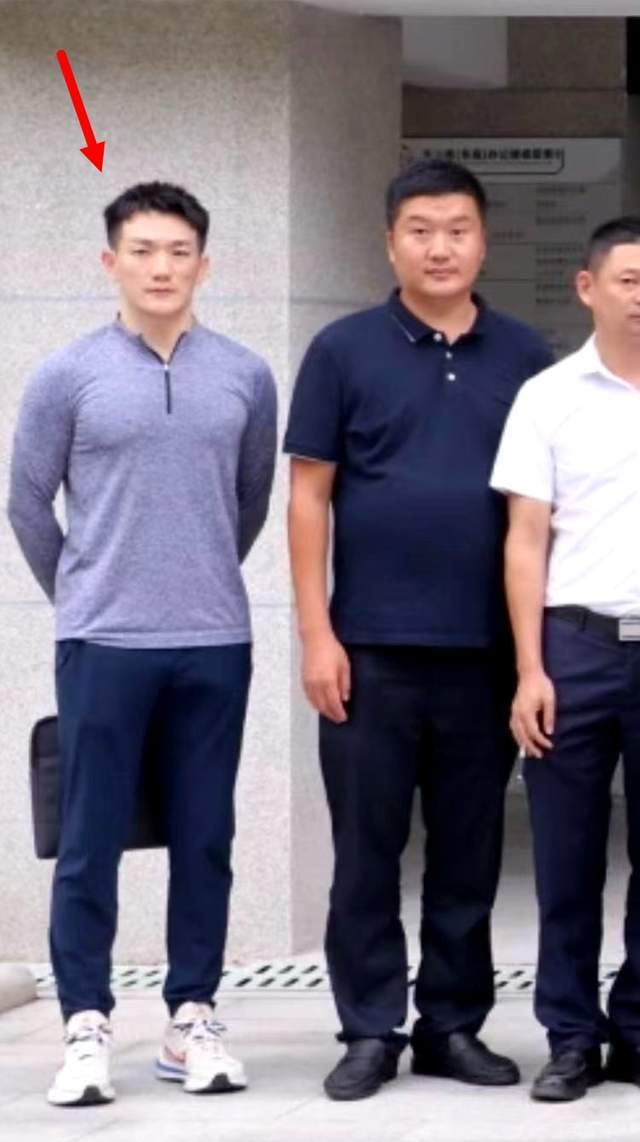 張馨予老公何捷轉(zhuǎn)業(yè)廣州大學(xué)保衛(wèi)處工作照曝光校方回應(yīng)了(圖6)