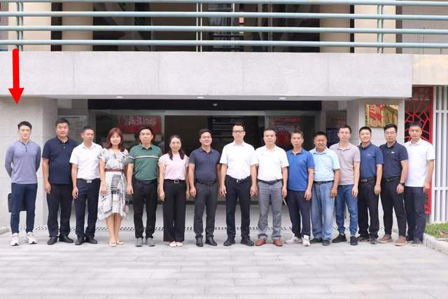 張馨予老公何捷轉(zhuǎn)業(yè)廣州大學(xué)保衛(wèi)處工作照曝光校方回應(yīng)了(圖5)