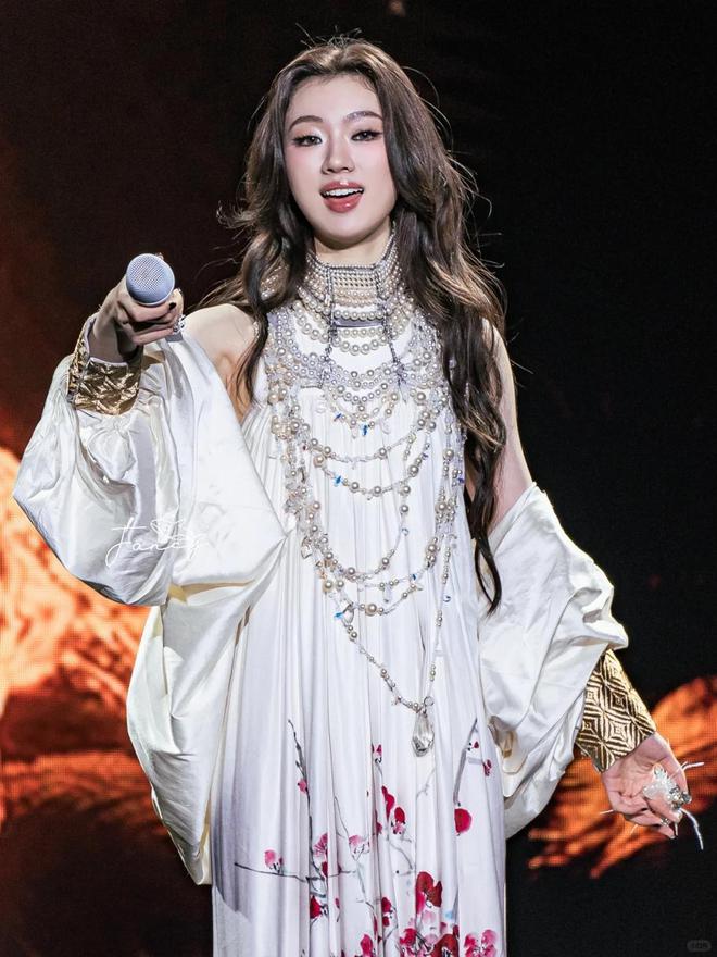 《歌手》首發(fā)官宣！橫跨地球請的陣容被嘲不合理！輸贏一目了然(圖14)