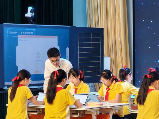 教育數(shù)字化變革“先鋒實踐”：看西部科學城重慶高新區(qū)如何用“S2C”重構(gòu)教育生態(tài)(圖4)