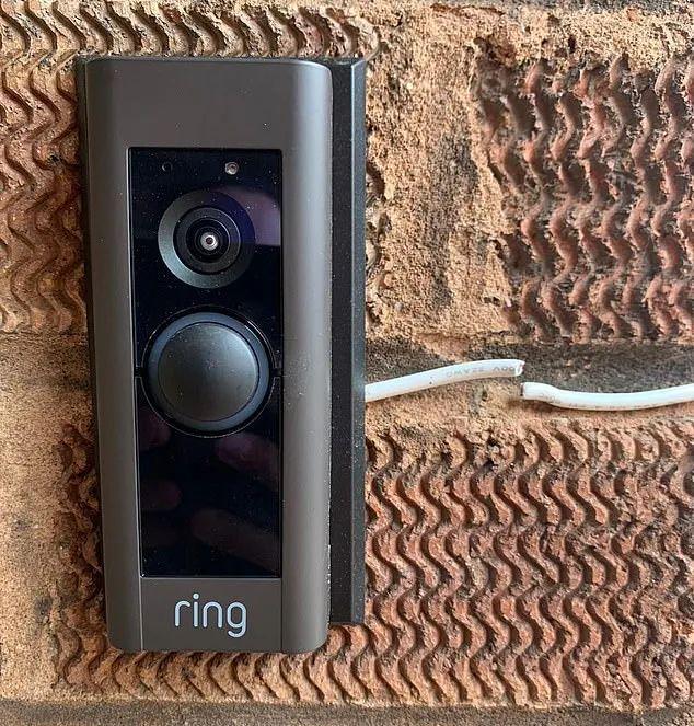 鄰里裝可視門鈴是侵犯隱私？殘疾老人被惡鄰騷擾五年！(圖3)